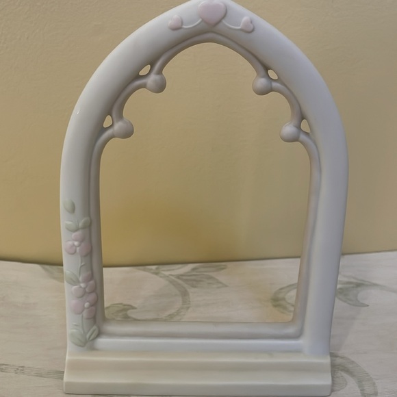 2/$15 PRECIOUS MOMENTS ARCH - Picture 2 of 12